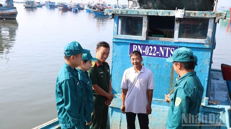 Khánh Hòa: Đưa sĩ quan chính quy về cơ sở, xây dựng thế trận quốc phòng từ gốc Khánh Hòa: Đưa sĩ quan chính quy về cơ sở, xây dựng thế trận quốc phòng từ gốc