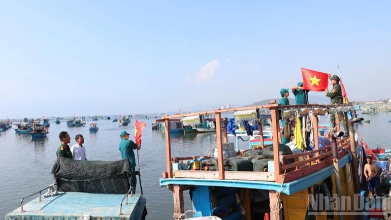 Khánh Hòa: Đưa sĩ quan chính quy về cơ sở, xây dựng thế trận quốc phòng từ gốc Khánh Hòa: Đưa sĩ quan chính quy về cơ sở, xây dựng thế trận quốc phòng từ gốc