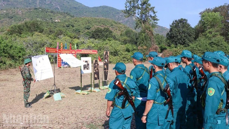 Khánh Hòa: Đưa sĩ quan chính quy về cơ sở, xây dựng thế trận quốc phòng từ gốc Khánh Hòa: Đưa sĩ quan chính quy về cơ sở, xây dựng thế trận quốc phòng từ gốc