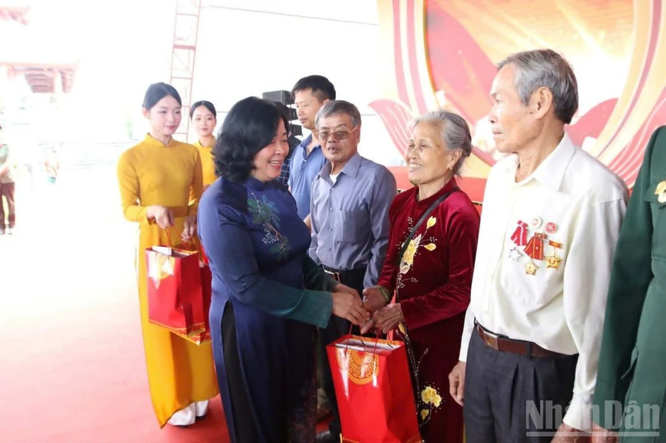 Khánh thành Khu lưu niệm Anh hùng liệt sĩ Công an nhân dân Bùi Thị Cúc Khánh thành Khu lưu niệm Anh hùng liệt sĩ Công an nhân dân Bùi Thị Cúc