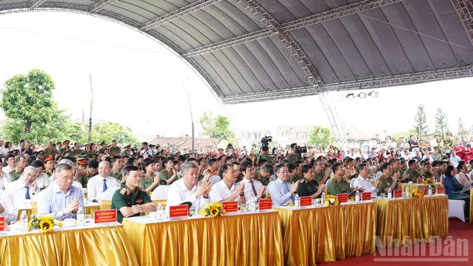 Khánh thành Khu lưu niệm Anh hùng liệt sĩ Công an nhân dân Bùi Thị Cúc Khánh thành Khu lưu niệm Anh hùng liệt sĩ Công an nhân dân Bùi Thị Cúc