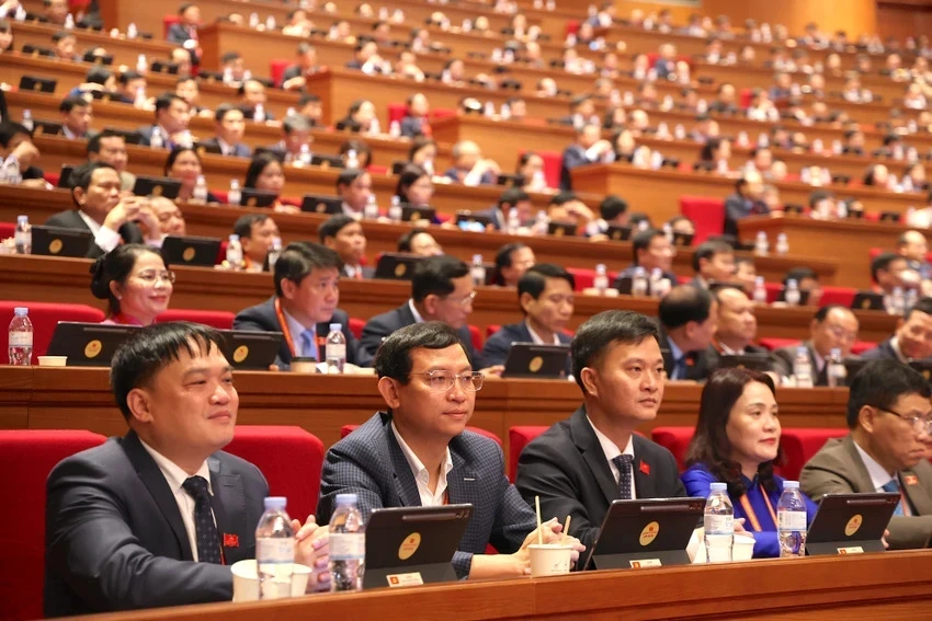 Khát vọng phồn vinh nhìn từ 'bốn kiên định' Khát vọng phồn vinh nhìn từ 'bốn kiên định'