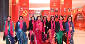 Khát vọng phồn vinh nhìn từ 'bốn kiên định'
