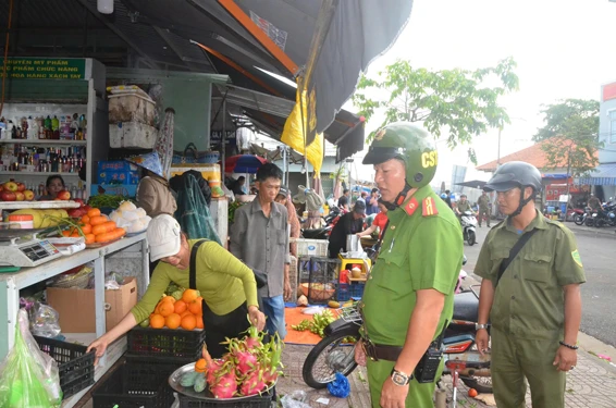Khi chi bộ, đảng viên gần dân, sát dân Khi chi bộ, đảng viên gần dân, sát dân