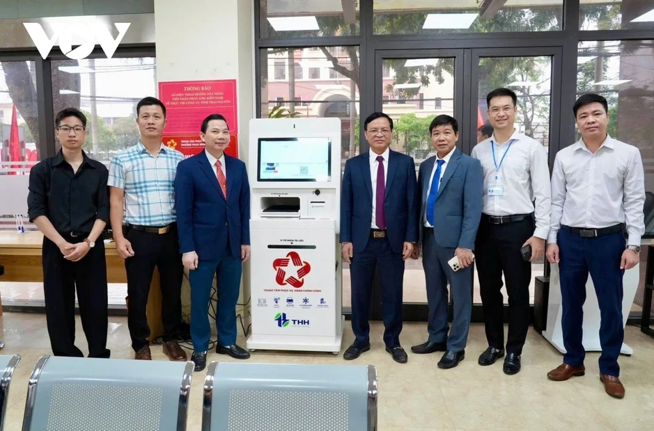 Khi robot và AI trở thành “đồng nghiệp” của cán bộ phường Khi robot và AI trở thành “đồng nghiệp” của cán bộ phường