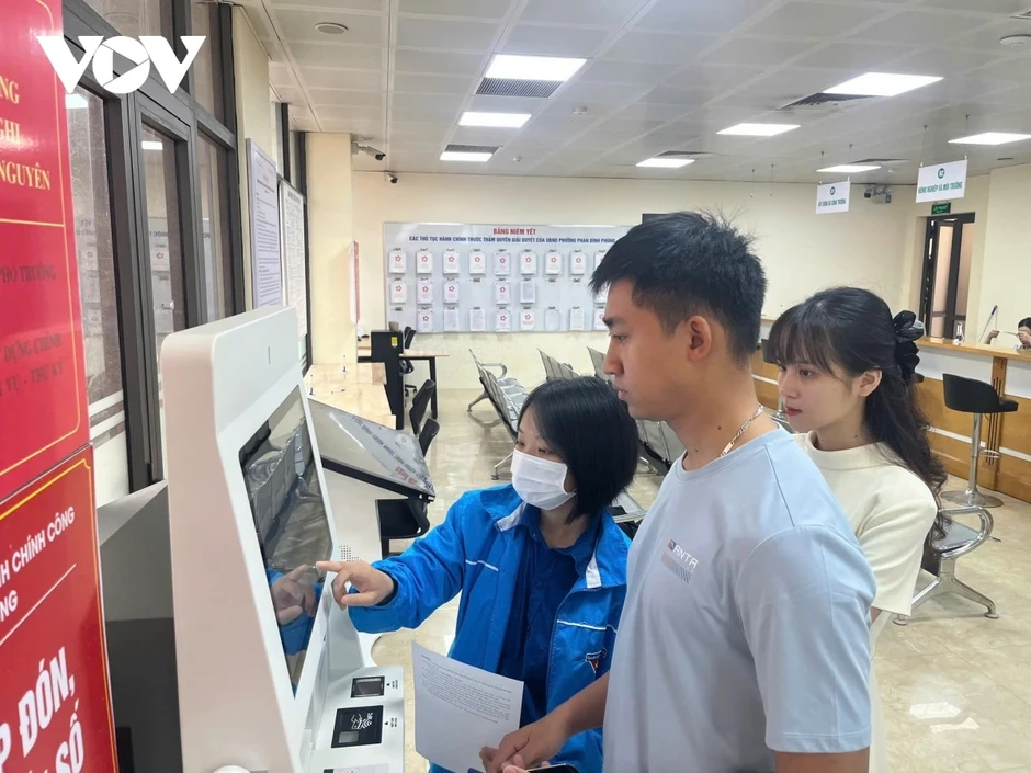 Khi robot và AI trở thành “đồng nghiệp” của cán bộ phường Khi robot và AI trở thành “đồng nghiệp” của cán bộ phường