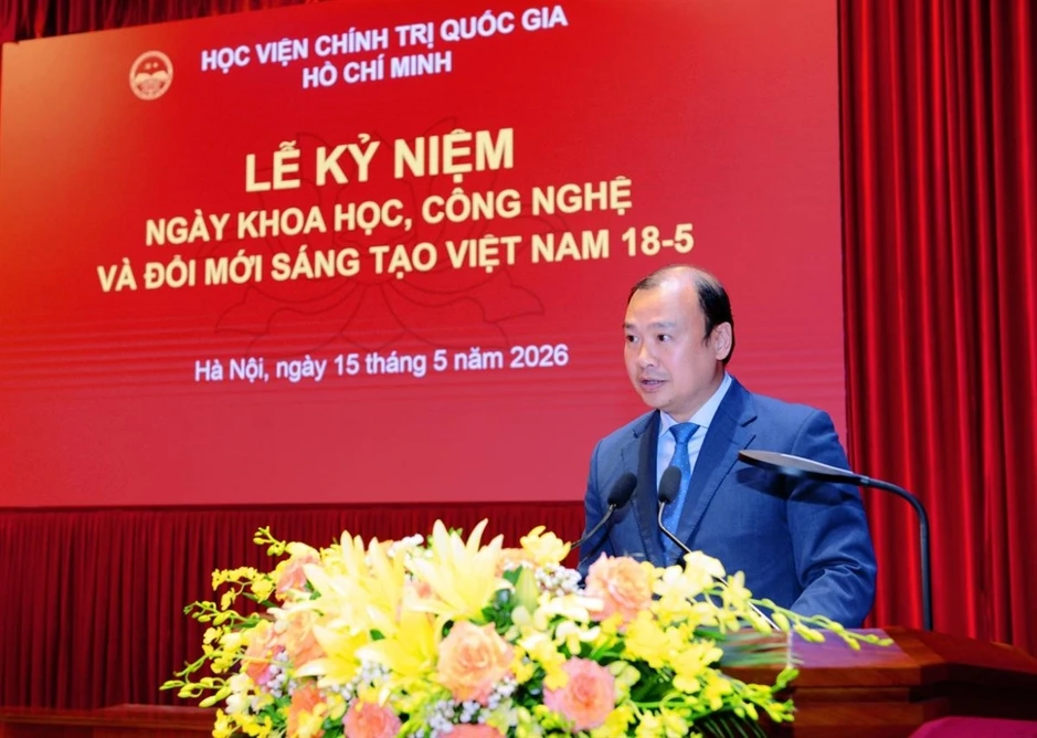 Khoa học gắn bó mật thiết với sự nghiệp cách mạng của Đảng, của đất nước Khoa học gắn bó mật thiết với sự nghiệp cách mạng của Đảng, của đất nước