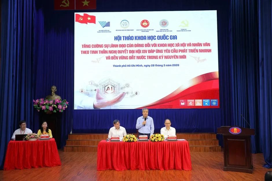 Khoa học Xã hội & Nhân văn với việc bảo vệ nền tảng tư tưởng của Đảng trong thời đại số Khoa học Xã hội & Nhân văn với việc bảo vệ nền tảng tư tưởng của Đảng trong thời đại số