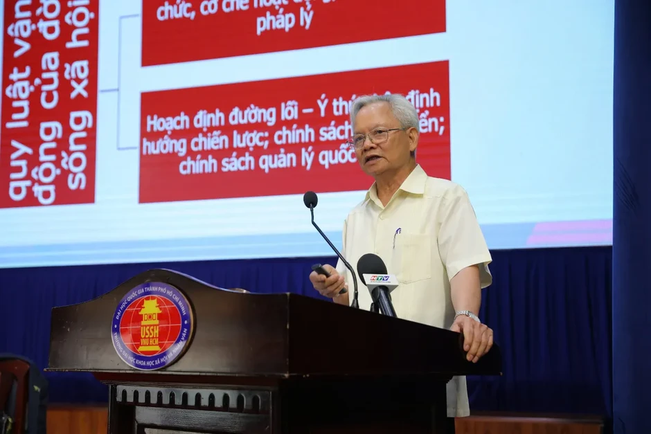 Khoa học Xã hội & Nhân văn với việc bảo vệ nền tảng tư tưởng của Đảng trong thời đại số Khoa học Xã hội & Nhân văn với việc bảo vệ nền tảng tư tưởng của Đảng trong thời đại số