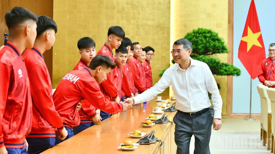 Khởi đầu cho những mục tiêu cao hơn, khát vọng lớn hơn với bóng đá Việt Nam, vươn tầm châu Á Khởi đầu cho những mục tiêu cao hơn, khát vọng lớn hơn với bóng đá Việt Nam, vươn tầm châu Á