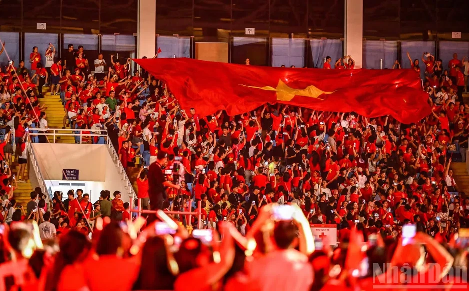 Khơi dậy tinh thần yêu nước trong thế hệ trẻ - “Lá chắn mềm” bảo vệ nền tảng tư tưởng của Đảng trong kỷ nguyên mới Khơi dậy tinh thần yêu nước trong thế hệ trẻ - “Lá chắn mềm” bảo vệ nền tảng tư tưởng của Đảng trong kỷ nguyên mới