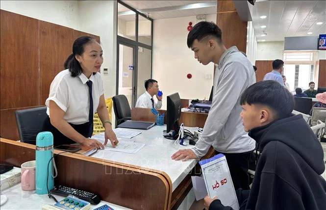 Không để cán bộ yếu cản trở sự phát triển Không để cán bộ yếu cản trở sự phát triển