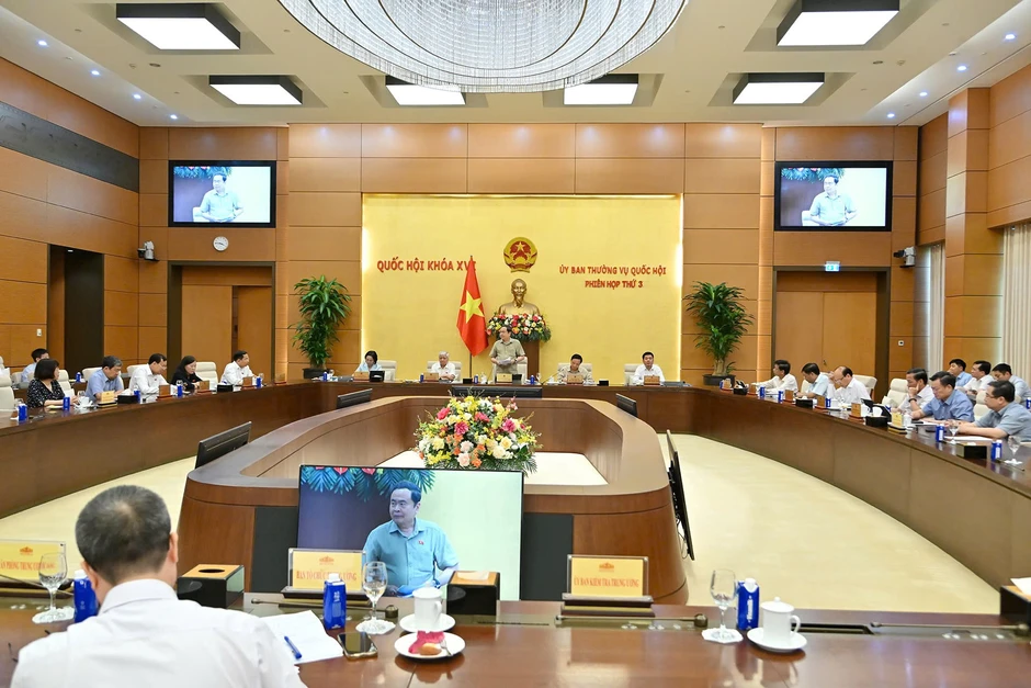 Không để công việc tồn đọng, kéo dài, ảnh hưởng đến nhiệm vụ chung Không để công việc tồn đọng, kéo dài, ảnh hưởng đến nhiệm vụ chung