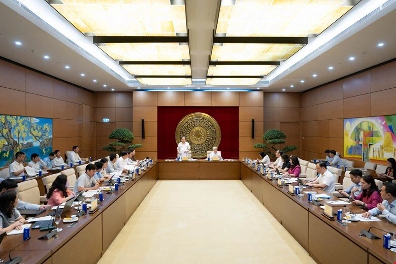 Không để "bộ máy mới cách làm cũ", giảm đầu mối lại thêm khâu trung gian
