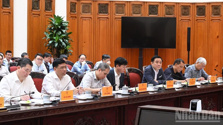 Không để thiếu nguồn cung xăng dầu; khẩn trương xây dựng kho dự trữ chiến lược Không để thiếu nguồn cung xăng dầu; khẩn trương xây dựng kho dự trữ chiến lược