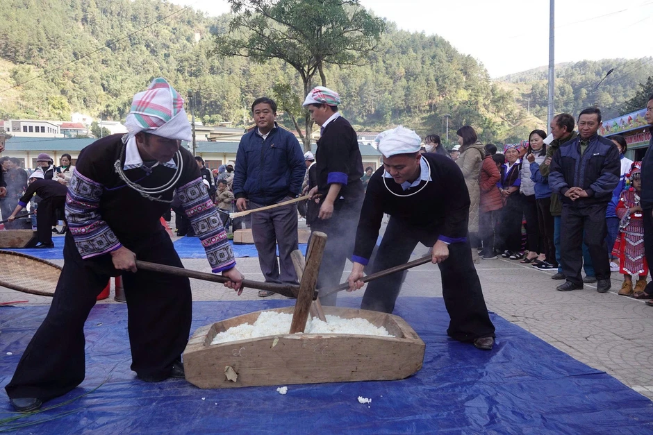 Không gian mạng và cuộc chiến giành niềm tin ở vùng đặc thù Không gian mạng và cuộc chiến giành niềm tin ở vùng đặc thù