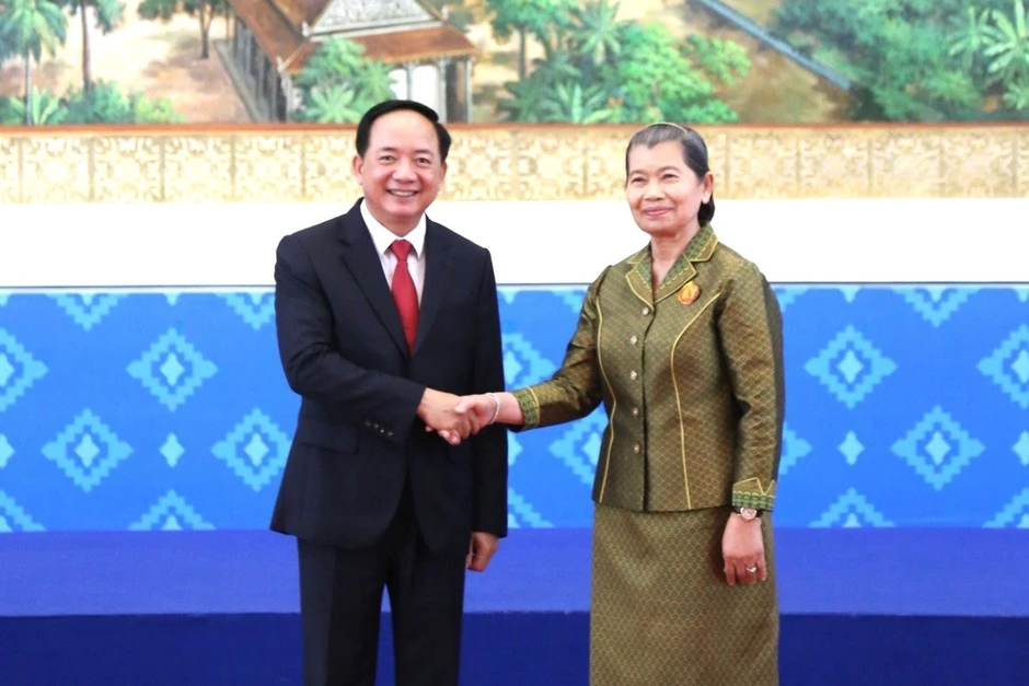Không ngừng củng cố và phát triển quan hệ Việt Nam - Campuchia Không ngừng củng cố và phát triển quan hệ Việt Nam - Campuchia