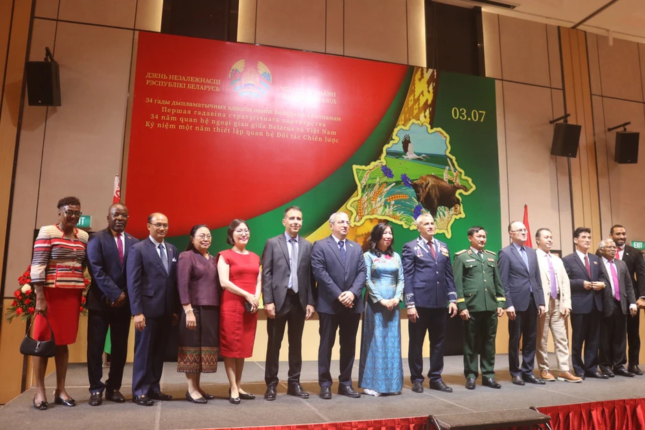 Không ngừng phát triển mạnh mẽ, bền vững và hiệu quả quan hệ Đối tác chiến lược Việt Nam-Belarus Không ngừng phát triển mạnh mẽ, bền vững và hiệu quả quan hệ Đối tác chiến lược Việt Nam-Belarus