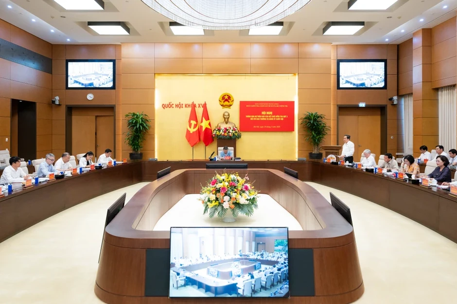 Không thể để tình trạng đánh giá cán bộ rất tốt nhưng công việc trì trệ... Không thể để tình trạng đánh giá cán bộ rất tốt nhưng công việc trì trệ...