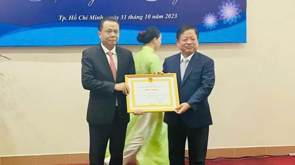 Khúc tri ân từ quê hương Quảng Trị kỷ niệm 40 năm ngày Tổng Bí thư Lê Duẩn đi xa Khúc tri ân từ quê hương Quảng Trị kỷ niệm 40 năm ngày Tổng Bí thư Lê Duẩn đi xa