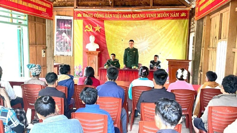 Kiểm tra, rà soát công tác chuẩn bị bầu cử ở khu vực biên giới Quảng Trị Kiểm tra, rà soát công tác chuẩn bị bầu cử ở khu vực biên giới Quảng Trị