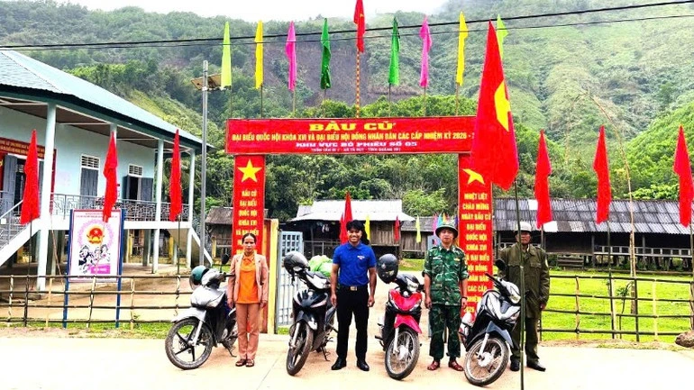 Kiểm tra, rà soát công tác chuẩn bị bầu cử ở khu vực biên giới Quảng Trị Kiểm tra, rà soát công tác chuẩn bị bầu cử ở khu vực biên giới Quảng Trị