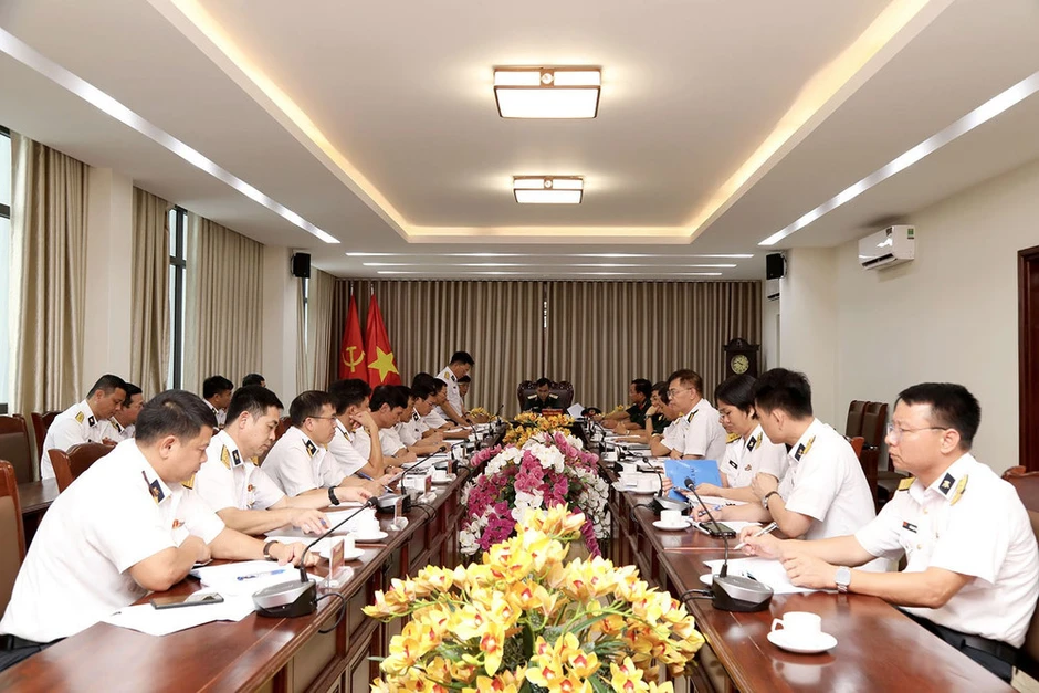Kiểm tra thực hiện nhiệm vụ sản xuất vật tư kỹ thuật tại Quân chủng Hải quân Kiểm tra thực hiện nhiệm vụ sản xuất vật tư kỹ thuật tại Quân chủng Hải quân