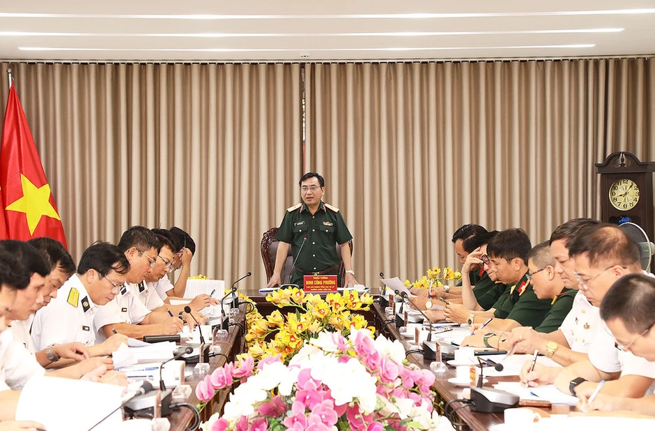Kiểm tra thực hiện nhiệm vụ sản xuất vật tư kỹ thuật tại Quân chủng Hải quân Kiểm tra thực hiện nhiệm vụ sản xuất vật tư kỹ thuật tại Quân chủng Hải quân