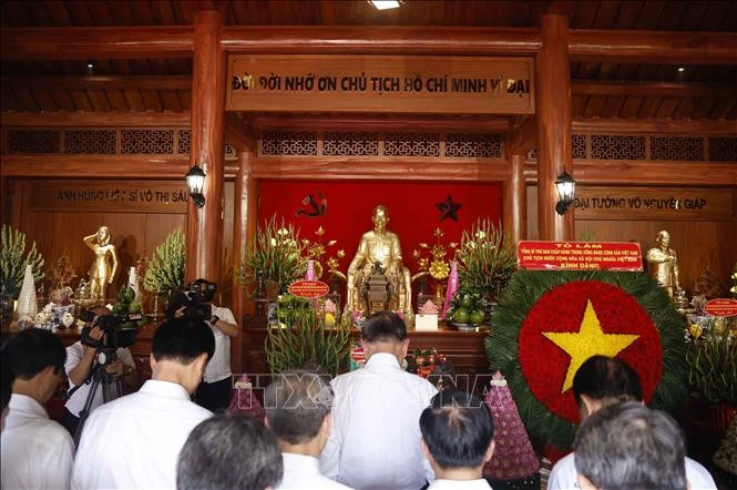 Kiến tạo mô hình tăng trưởng mới, đưa Đồng Nai vượt giới hạn trung tâm công nghiệp truyền thống Kiến tạo mô hình tăng trưởng mới, đưa Đồng Nai vượt giới hạn trung tâm công nghiệp truyền thống