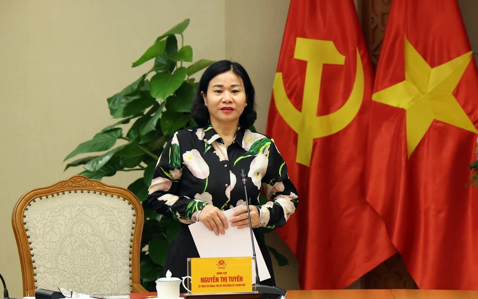 Kiện toàn bộ máy tham mưu, giúp việc của Đảng ủy Chính phủ theo hướng tinh gọn, hiệu lực, hiệu quả Kiện toàn bộ máy tham mưu, giúp việc của Đảng ủy Chính phủ theo hướng tinh gọn, hiệu lực, hiệu quả