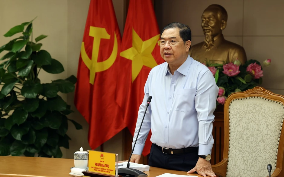 Kiện toàn bộ máy tham mưu, giúp việc của Đảng ủy Chính phủ theo hướng tinh gọn, hiệu lực, hiệu quả Kiện toàn bộ máy tham mưu, giúp việc của Đảng ủy Chính phủ theo hướng tinh gọn, hiệu lực, hiệu quả