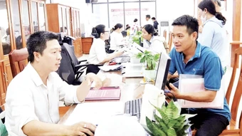 Kiện toàn đội ngũ cán bộ cơ sở