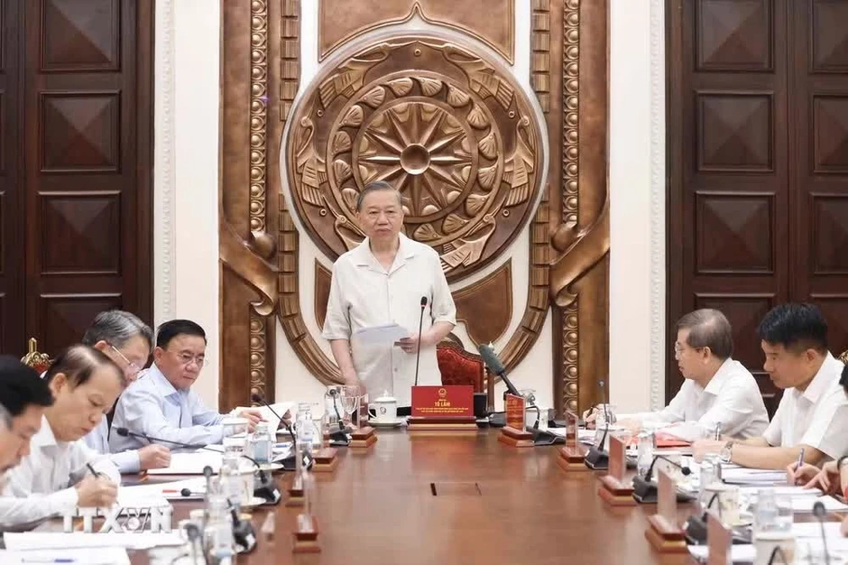 Kiện toàn hai Ban chỉ đạo thành Ban Chỉ đạo Trung ương về hoàn thiện thể chế và thực thi pháp luật Kiện toàn hai Ban chỉ đạo thành Ban Chỉ đạo Trung ương về hoàn thiện thể chế và thực thi pháp luật