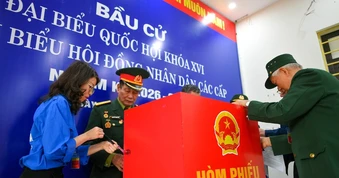 Kiều bào ở các nước luôn dõi theo cuộc bầu cử với niềm tự hào, sự quan tâm sâu sắc