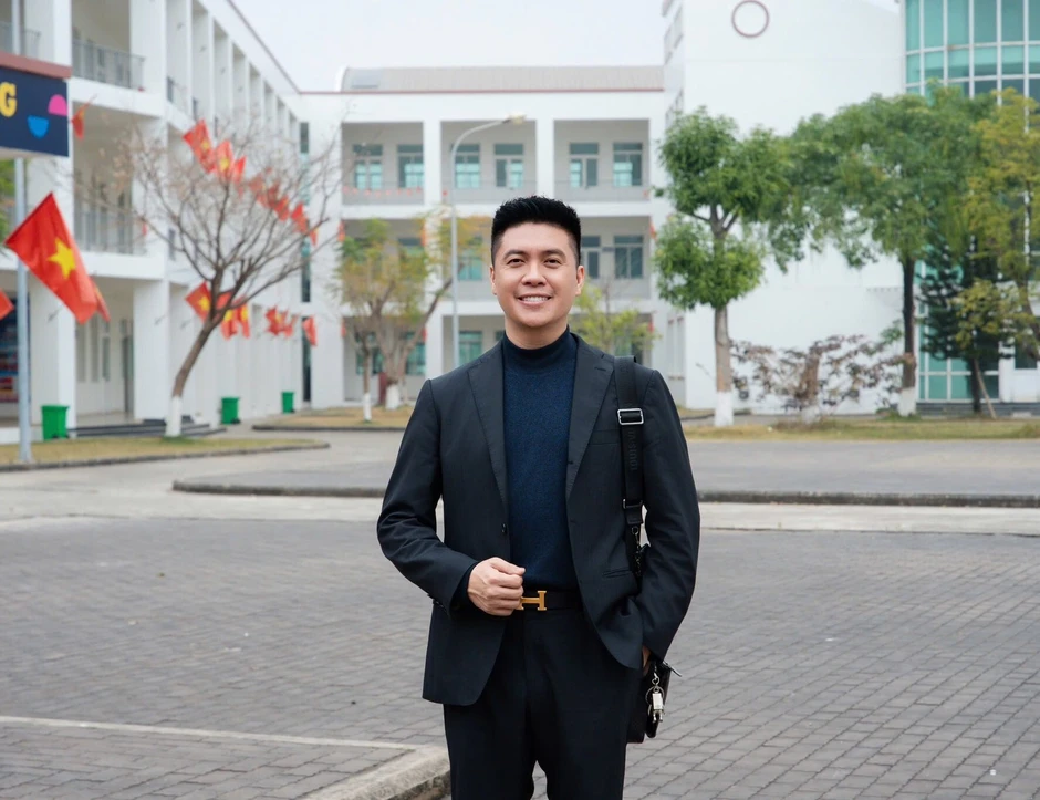 Kiều bào về nước bầu cử: 'Cầm lá phiếu thấy rõ trách nhiệm với Tổ quốc' Kiều bào về nước bầu cử: 'Cầm lá phiếu thấy rõ trách nhiệm với Tổ quốc'