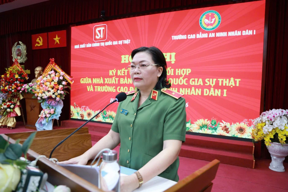 Ký kết quy chế phối hợp giữa Nhà xuất bản Chính trị quốc gia Sự thật và Trường Cao đẳng An ninh nhân dân I Ký kết quy chế phối hợp giữa Nhà xuất bản Chính trị quốc gia Sự thật và Trường Cao đẳng An ninh nhân dân I
