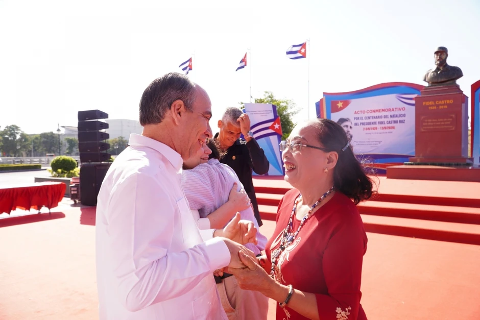 Kỷ niệm 100 năm ngày sinh Chủ tịch Cuba Fidel Castro Ruz tại tỉnh Quảng Trị Kỷ niệm 100 năm ngày sinh Chủ tịch Cuba Fidel Castro Ruz tại tỉnh Quảng Trị