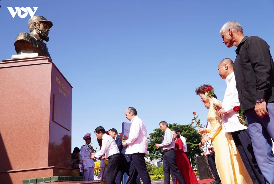 Kỷ niệm 100 năm ngày sinh Chủ tịch Cuba Fidel Castro Ruz tại tỉnh Quảng Trị Kỷ niệm 100 năm ngày sinh Chủ tịch Cuba Fidel Castro Ruz tại tỉnh Quảng Trị
