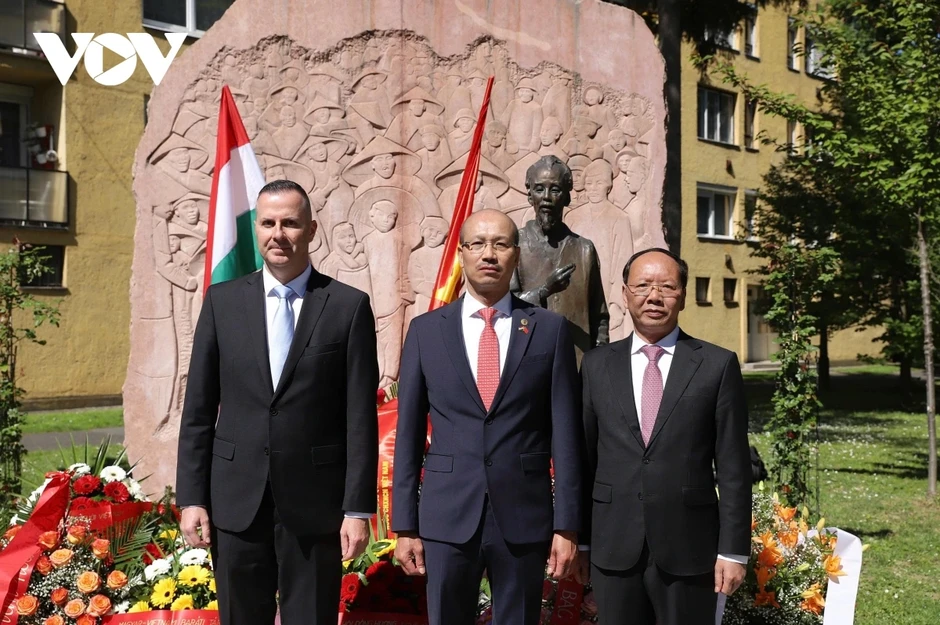 Kỷ niệm 136 năm Ngày sinh Chủ tịch Hồ Chí Minh tại Hungary Kỷ niệm 136 năm Ngày sinh Chủ tịch Hồ Chí Minh tại Hungary