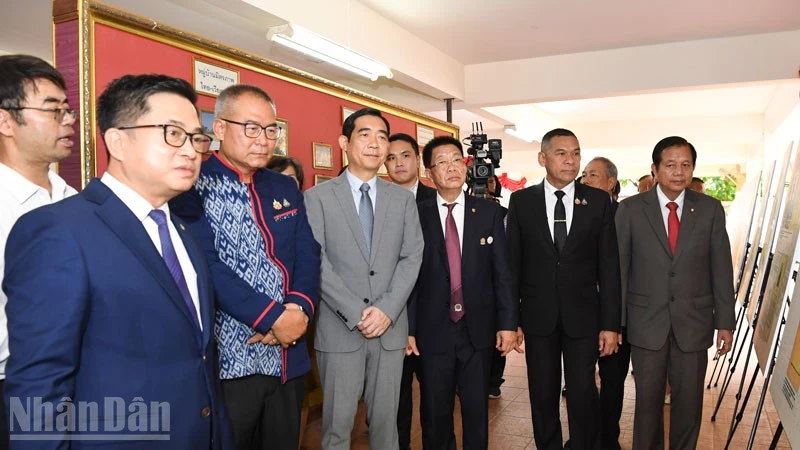 Kỷ niệm trọng thể 136 năm Ngày sinh Chủ tịch Hồ Chí Minh tại tỉnh Nakhon Phanom, Thái Lan Kỷ niệm trọng thể 136 năm Ngày sinh Chủ tịch Hồ Chí Minh tại tỉnh Nakhon Phanom, Thái Lan