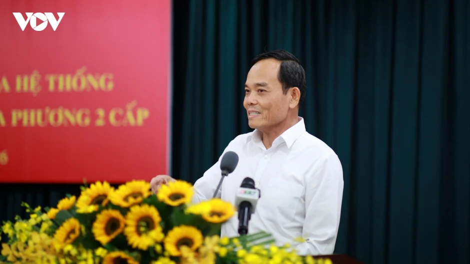 Làm gì để cán bộ cơ sở thoát cảnh "oằn mình" gánh việc? Làm gì để cán bộ cơ sở thoát cảnh "oằn mình" gánh việc?