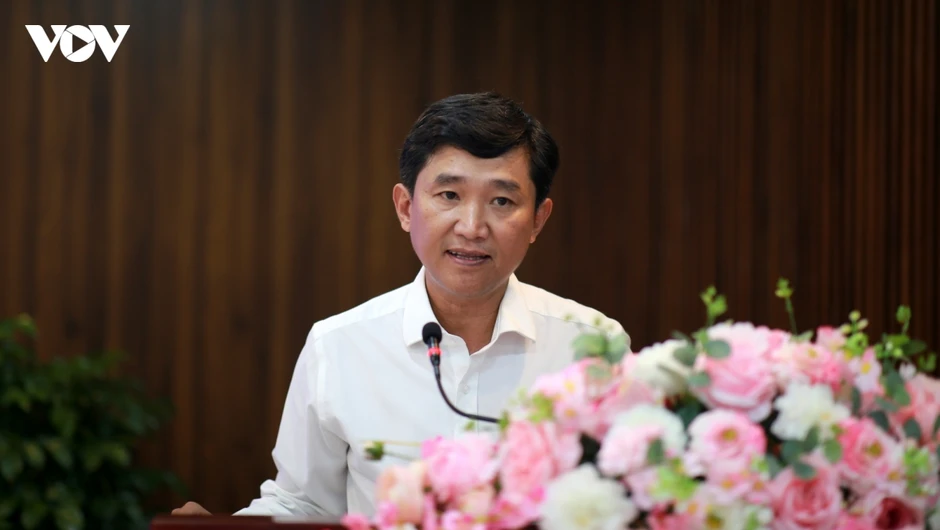 Làm gì để cán bộ cơ sở thoát cảnh "oằn mình" gánh việc? Làm gì để cán bộ cơ sở thoát cảnh "oằn mình" gánh việc?