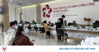 Làm gì để cán bộ cơ sở thoát cảnh "oằn mình" gánh việc?