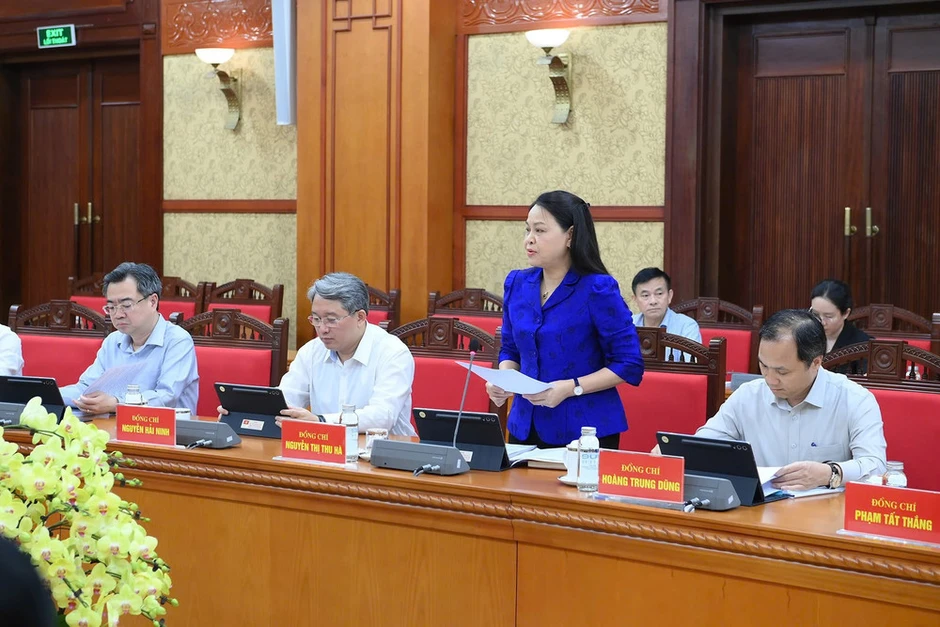 Làm rõ thành tựu vĩ đại và định hướng lãnh đạo phát triển đất nước trong 100 năm tới Làm rõ thành tựu vĩ đại và định hướng lãnh đạo phát triển đất nước trong 100 năm tới