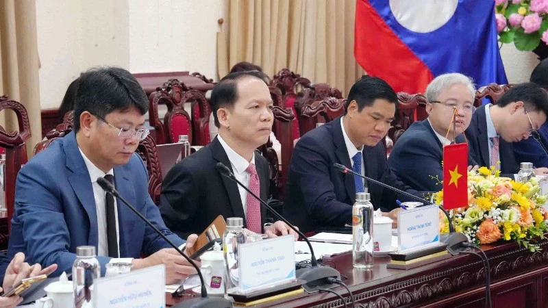 Làm sâu sắc hơn nữa mối quan hệ hợp tác tư pháp Việt Nam-Lào Làm sâu sắc hơn nữa mối quan hệ hợp tác tư pháp Việt Nam-Lào