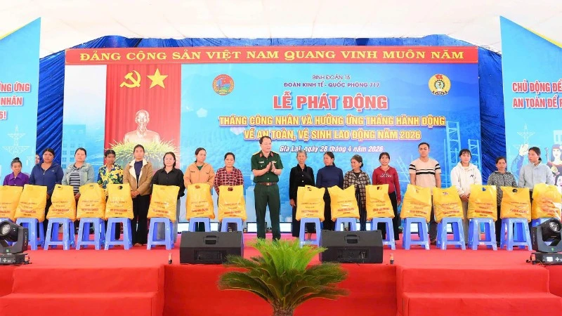 Làm tốt hơn nữa công tác dân vận thông qua hoạt động công đoàn Quân đội Làm tốt hơn nữa công tác dân vận thông qua hoạt động công đoàn Quân đội