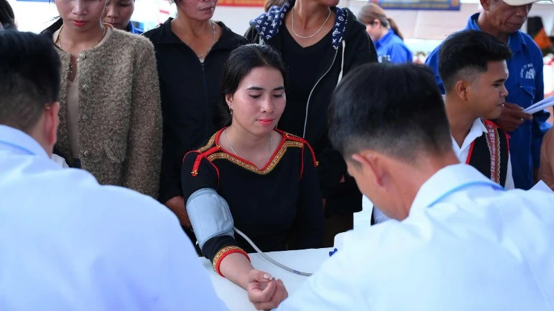 Làm tốt hơn nữa công tác dân vận thông qua hoạt động công đoàn Quân đội Làm tốt hơn nữa công tác dân vận thông qua hoạt động công đoàn Quân đội