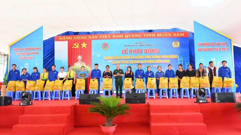 Làm tốt hơn nữa công tác dân vận thông qua hoạt động công đoàn Quân đội Làm tốt hơn nữa công tác dân vận thông qua hoạt động công đoàn Quân đội