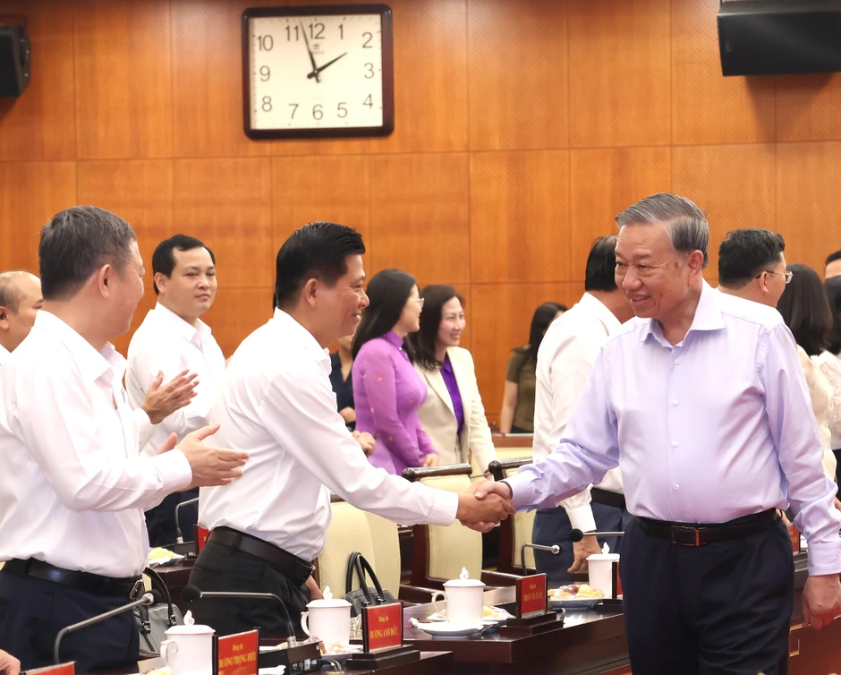 Làm việc với Tổng Bí thư, Chủ tịch nước Tô Lâm, TPHCM kiến nghị 2 nội dung quan trọng Làm việc với Tổng Bí thư, Chủ tịch nước Tô Lâm, TPHCM kiến nghị 2 nội dung quan trọng