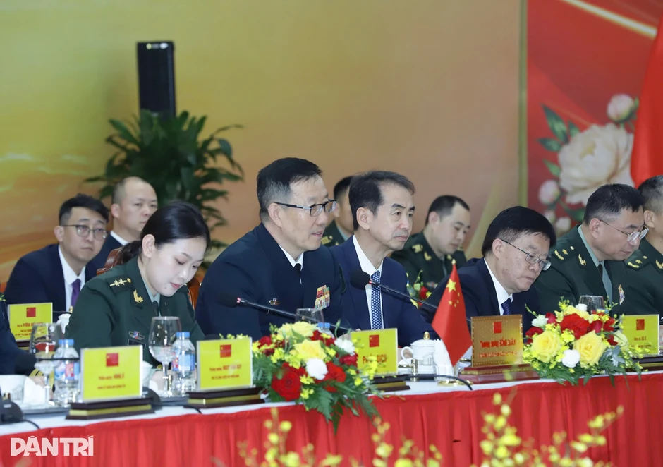 Lần đầu chứng kiến huấn luyện liên hợp hải quân hai nước Việt - Trung Lần đầu chứng kiến huấn luyện liên hợp hải quân hai nước Việt - Trung